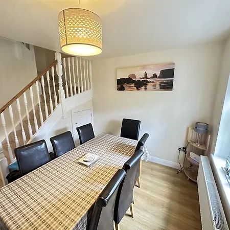 Maris - Part Of The The Bay Village With Pool, Gym And Direct Access, Pub, Restaurant, Tennis And Meadows Walks * Filey