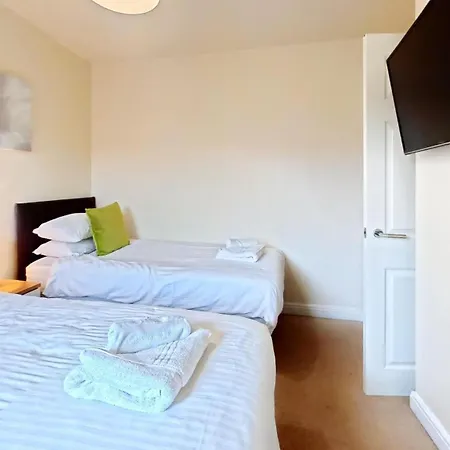 Maris - Part Of The The Bay Village With Pool, Gym And Direct Access, Pub, Restaurant, Tennis And Meadows Walks *