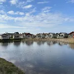 Casa de Férias Maris - Part Of The The Bay Village With Pool, Gym And Direct Access, Pub, Restaurant, Tennis And Meadows Walks Filey