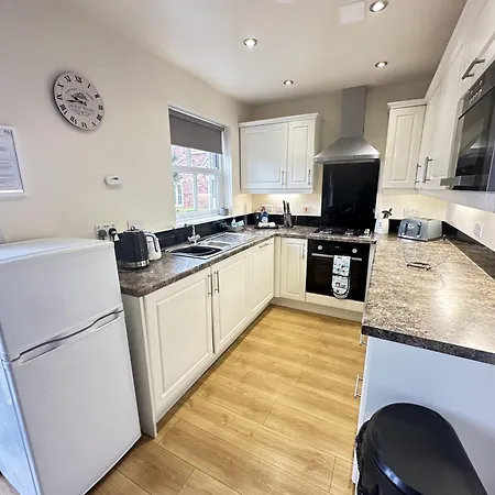 Maris - Part Of The The Bay Village With Pool, Gym And Direct Access, Pub, Restaurant, Tennis And Meadows Walks Holiday home Filey