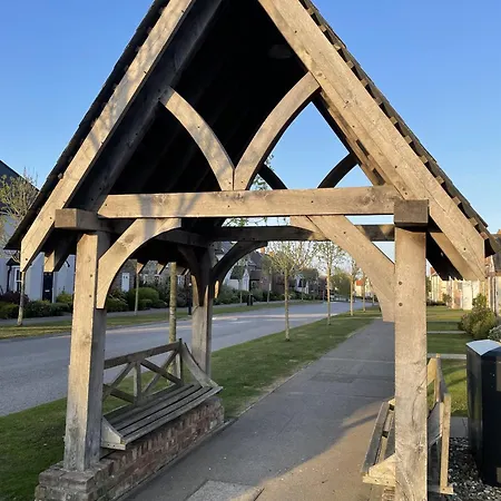 Maris - Part Of The The Bay Village With Pool, Gym And Direct Access, Pub, Restaurant, Tennis And Meadows Walks *