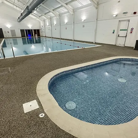 Maris - Part Of The The Bay Village With Pool, Gym And Direct Access, Pub, Restaurant, Tennis And Meadows Walks Holiday home Filey