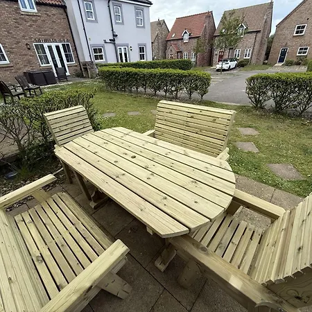 Maris - Part Of The The Bay Village With Pool, Gym And Direct Access, Pub, Restaurant, Tennis And Meadows Walks *