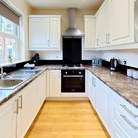 Maris - Part Of The The Bay Village With Pool, Gym And Direct Access, Pub, Restaurant, Tennis And Meadows Walks *