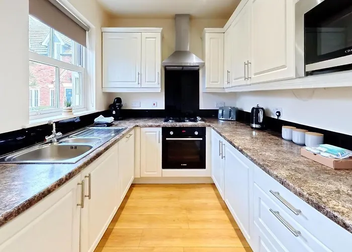 Maris - Part Of The The Bay Village With Pool, Gym And Direct Access, Pub, Restaurant, Tennis And Meadows Walks *