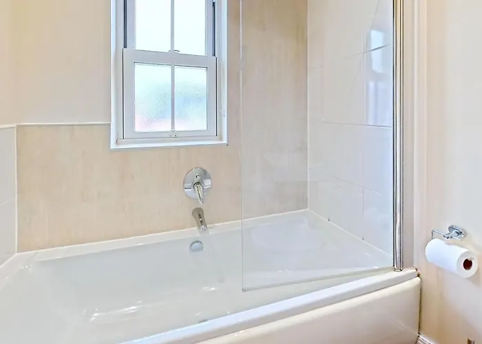 Maris - Part Of The The Bay Village With Pool, Gym And Direct Access, Pub, Restaurant, Tennis And Meadows Walks Filey