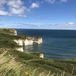 Maris - Part Of The The Bay Village With Pool, Gym And Direct Access, Pub, Restaurant, Tennis And Meadows Walks *